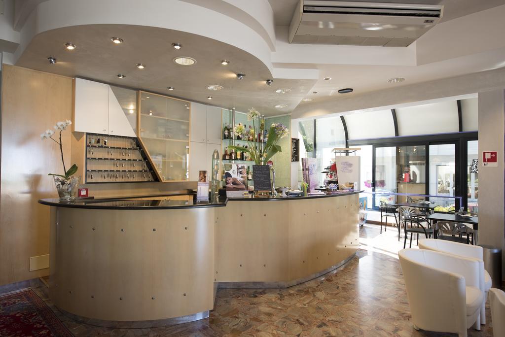 Hotel Iride & Spa Cesenatico Exterior foto